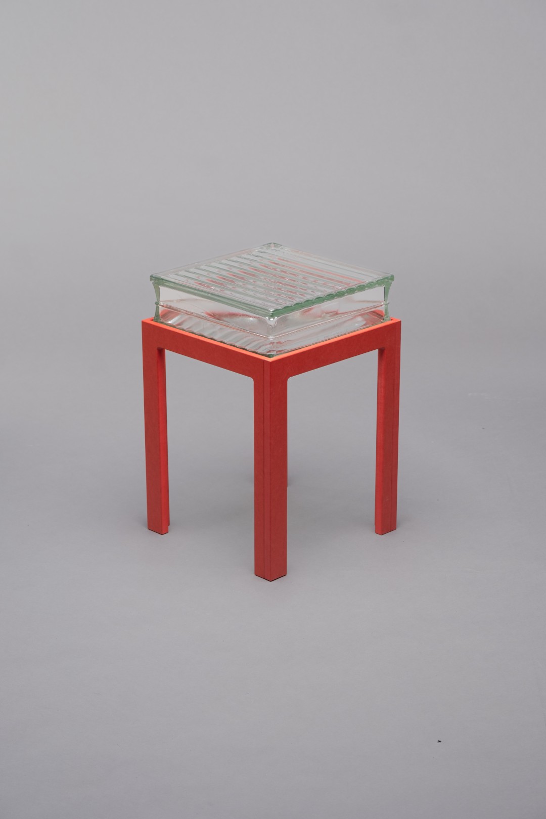 DEFA RED Medium by Tomà